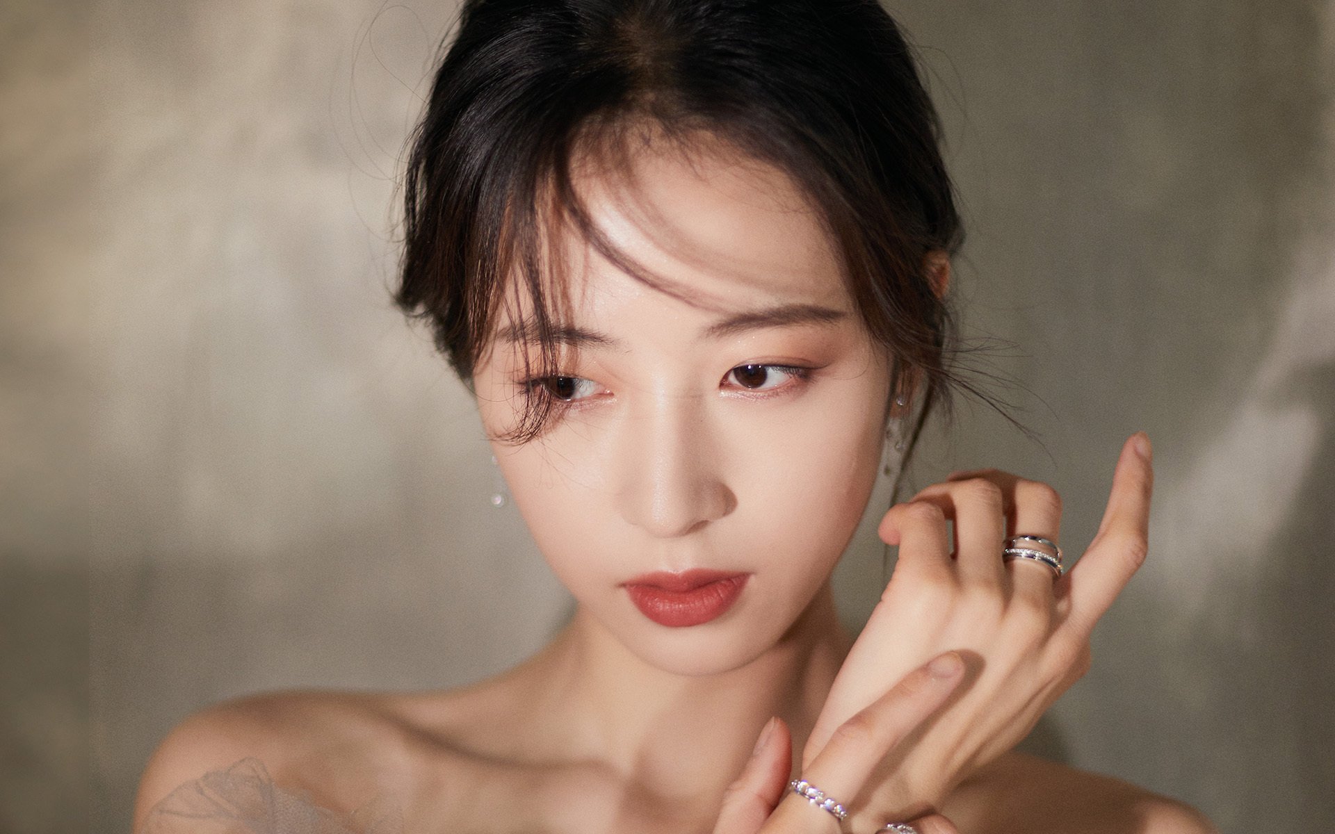 开云体育视频直播-_户外攀岩新路径：挑战未知的新景观_，户外攀岩图片大全